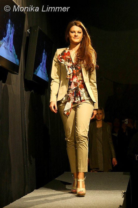 103L2441-266.jpg