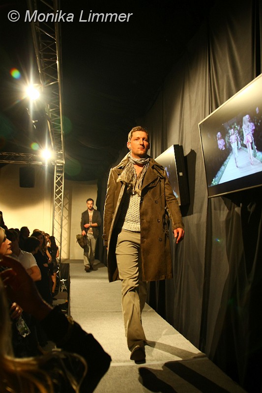 103L2630-323.jpg