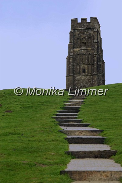 6658_glastonburytor_treppe.jpg