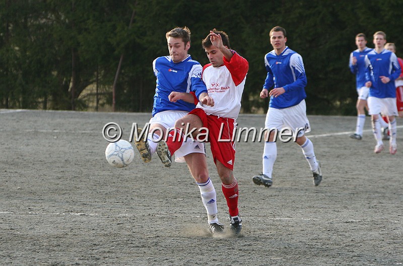 IMG_2179_.jpg - TSV 08 gegen TSV Harsdorfv. li Bastian Knop gegen Ilyas WilleFoto Monika Limmer