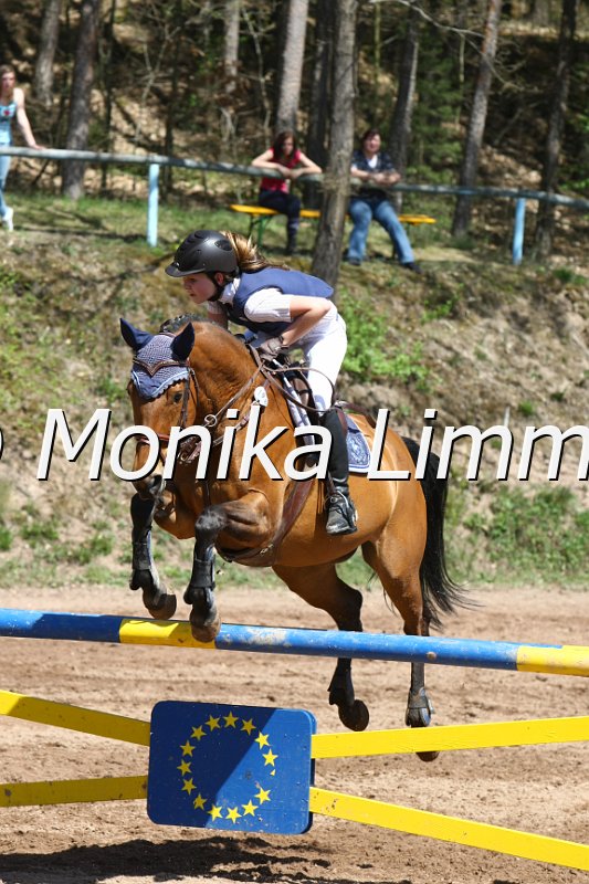 204M8496_Luna_Spring_Axx.JPG